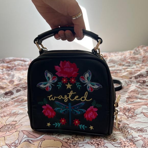 Skinnydip London Small ‘Wasted’ Floral Crossbody Bag - Picture 4 of 10